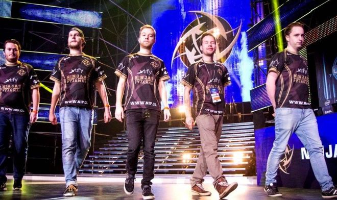 西的注视 西的注视