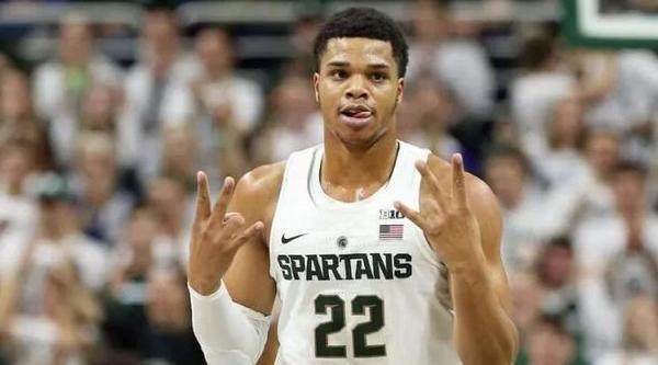 的中场核心 的中场核心